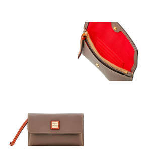 Pebble Grain Milly Wristlet