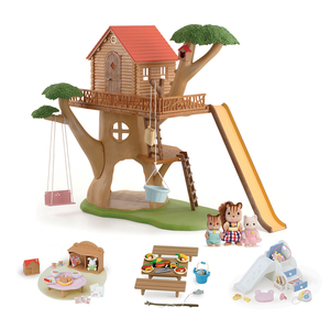 Calico Critters Adventure Tree House Gift Set