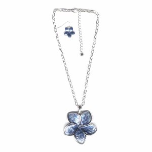 Covington Women’s Floral Necklace & Earrings Set